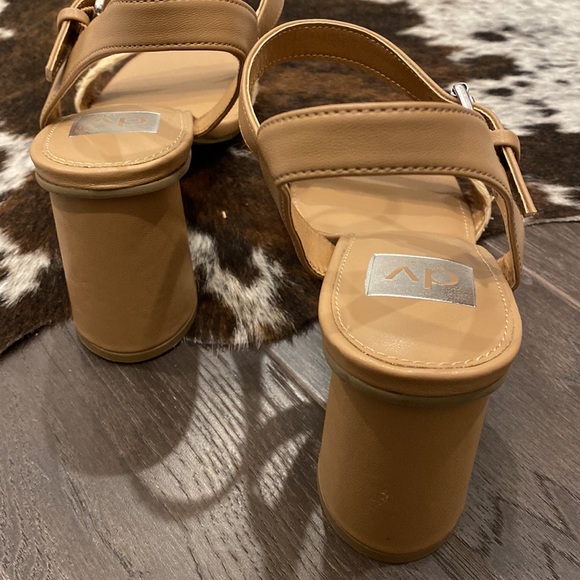 DV by Dolce Vita Frolic Heels in Caramel 9 - Picture 3 of 7